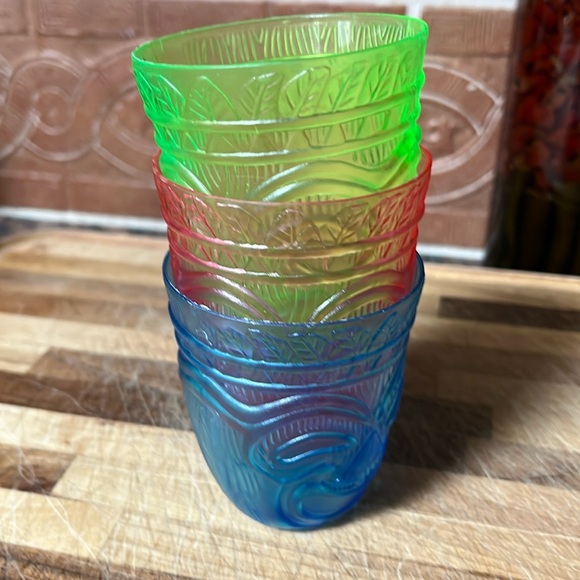 Tiki Shot Glasses Hawaiian Style Tiki Cup Plastic Stackable Shot Glasses party - Picture 6 of 7